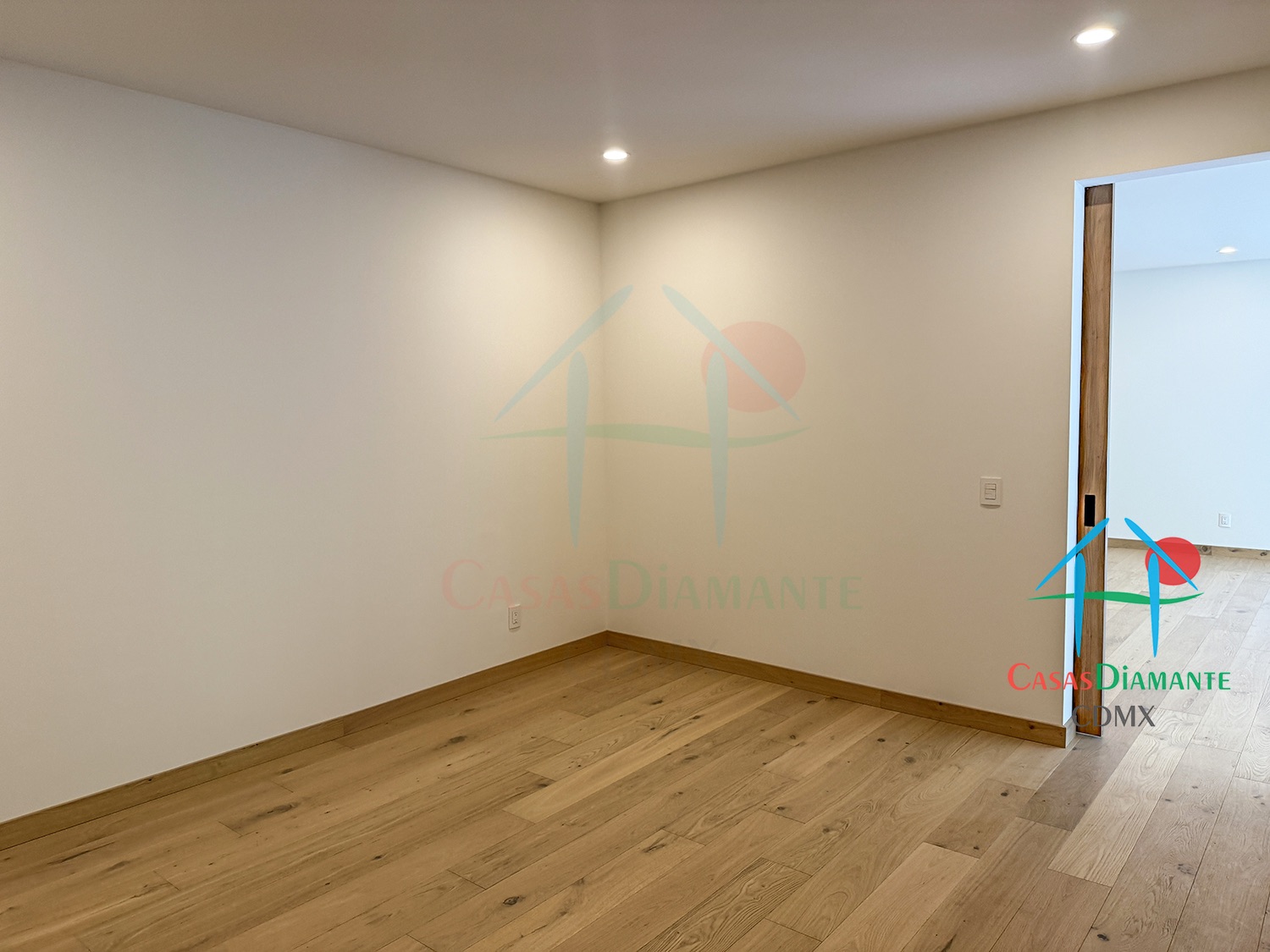 Las Aguilas Ursus BJB - Sala de TV 4